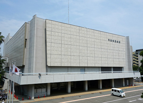 �R���T�[�g�̉��ƂȂ��s�����