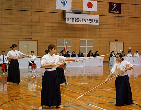 全国から剣士が集い、スポーツで友好の輪を広げた