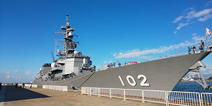 護衛艦はるさめ（大阪港）