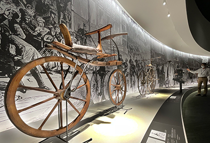 時代・テーマごとに貴重な自転車を身近に感じることができる