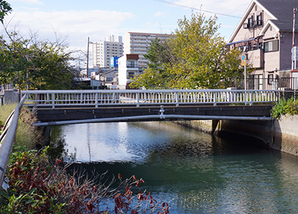 現在の鷺橋。
整備され見違えるようになった。