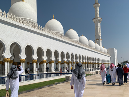 アブダビにある美しいモスク